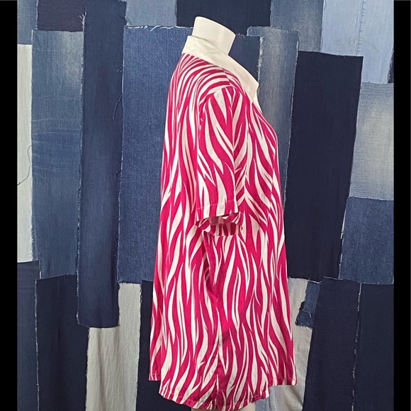 Vintage Collared Short Sleeved w/Gold Buttons Tunic - Picture 4 of 7